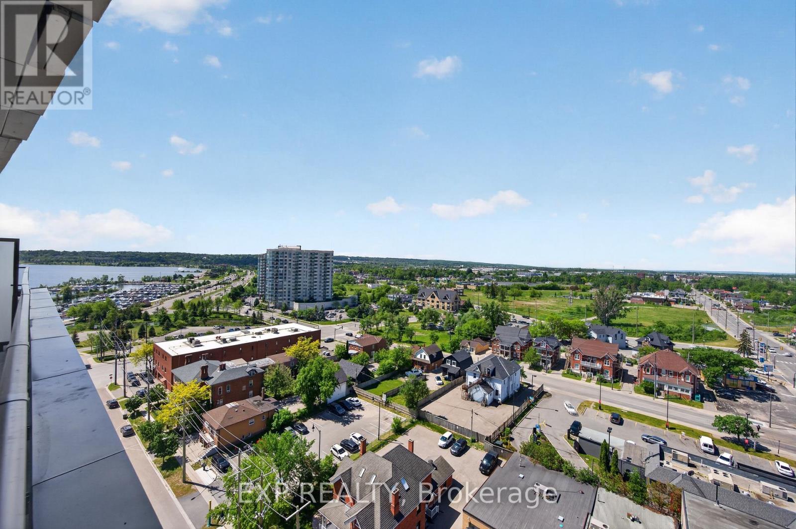 Residential in Barrie (City Centre) 3