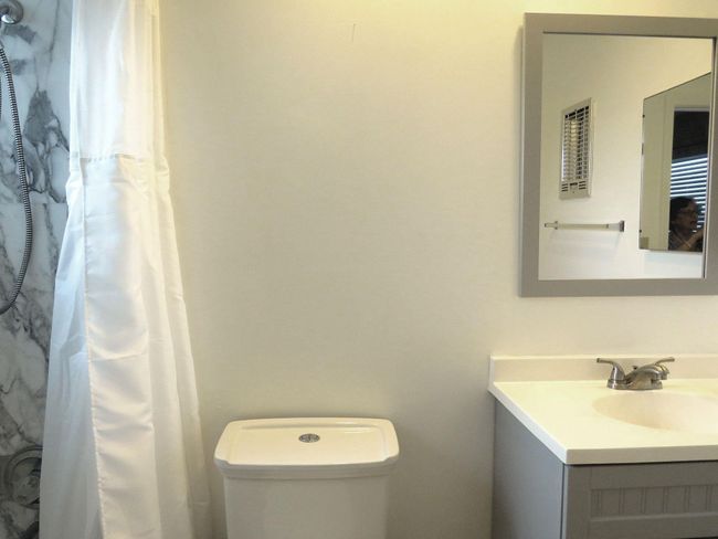 Second bathroom | Image 9