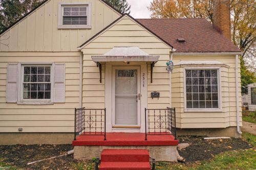 2313 Brookside Dr, Flint, MI, 48503-2804 | Card Image