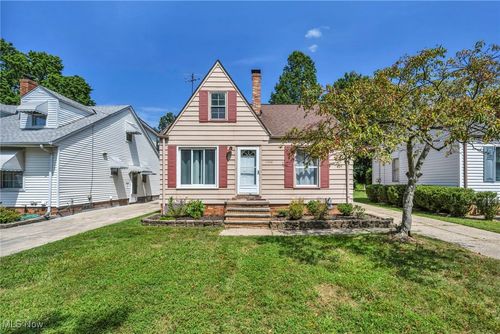 11568 Woodview Blvd, Parma Heights, OH, 44130-4311 | Card Image