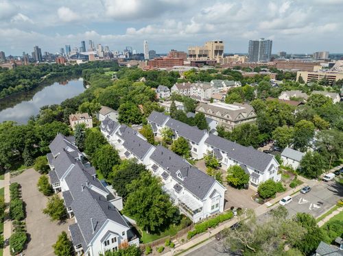 921 / 923 Dartmouth Place Se, Minneapolis, MN, 55414 | Card Image