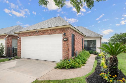 5358 Courtyard Dr, Gonzales, LA, 70737-8560 | Card Image