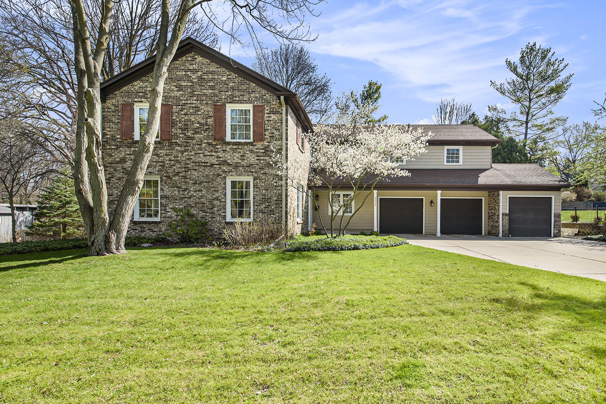 Shawnee Dr, Grand Rapids, MI 49506