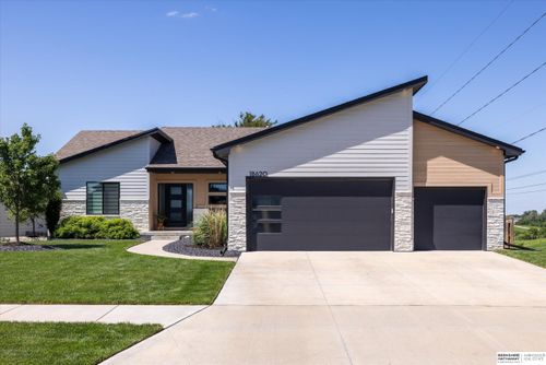 18620 Grand Ave, Elkhorn, NE, 68022-3467 | Card Image