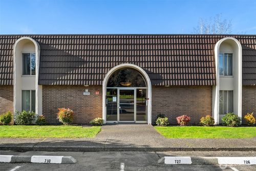 apt-716-11008 Ne 68th St, Kirkland, WA, 98033-7158 | Card Image