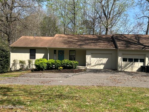 35-8500 Olde Colony Trl, Knoxville, TN, 37923-6223 | Card Image