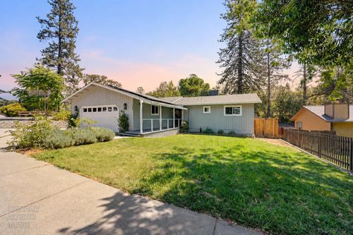 938 Mikkelsen Dr, Auburn, CA, 95603-3920 | Card Image