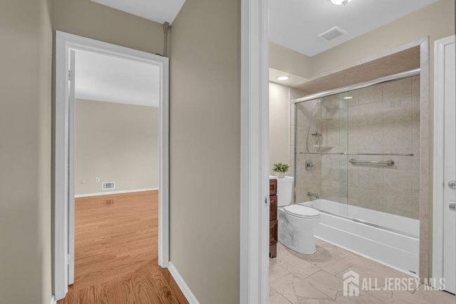 51 Sturbridge Dr, House other with 5 bedrooms, 4 bathrooms and null parking in Piscataway NJ | Image 33