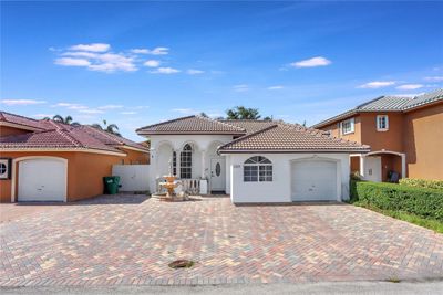 15479 Sw 32nd Ter, House other with 4 bedrooms, 3 bathrooms and null parking in Miami FL | Image 1