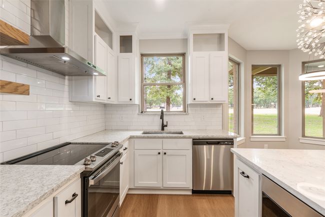 Stainless appliances | Image 10