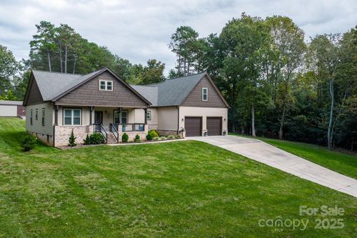 4850 Woodwinds Dr Ne, Hickory, NC, 28601-8780 | Card Image