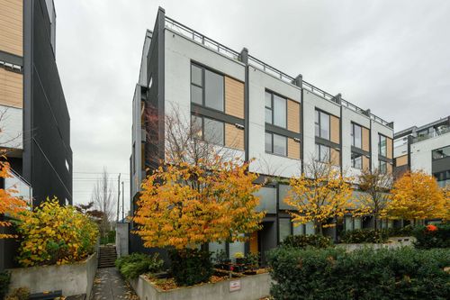 206-649 E 3rd St, North Vancouver, BC, V7L1G6 | Card Image