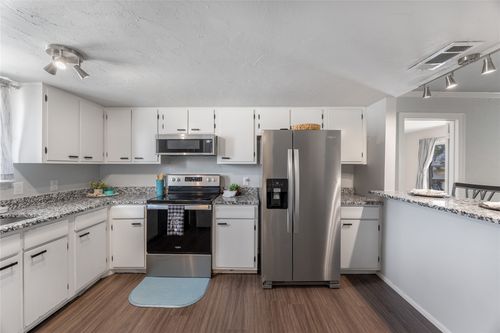 204-108 Harbor Dr, Runaway Bay, TX, 76426-9708 | Card Image