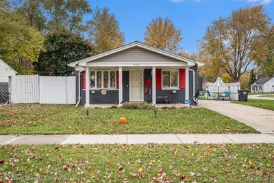 27212 Joan Street, Home with 3 bedrooms, 1 bathrooms and null parking in Taylor MI | Image 1