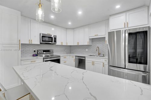 2131 Nova Village Dr, Davie, FL, 33317 | Card Image
