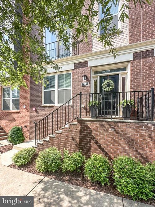 1949 Roland Clarke Pl, RESTON, VA, 20191-1448 | Card Image