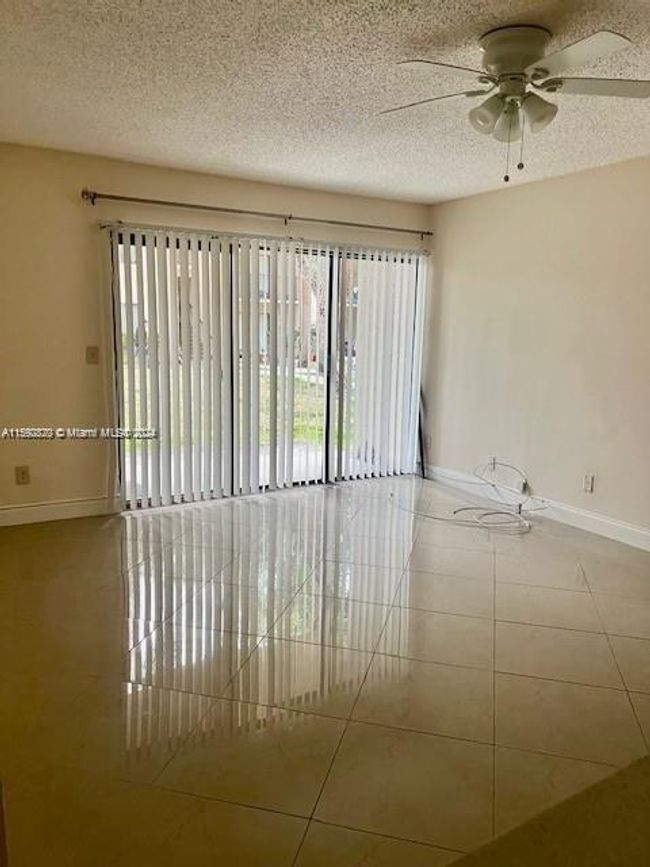 APT-1217 - 9244 W Atlantic Blvd, Condo with 2 bedrooms, 2 bathrooms and null parking in Coral Springs FL | Image 11