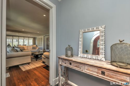 1 Nash Pl, Stamford, CT, 06906-2524 | Card Image