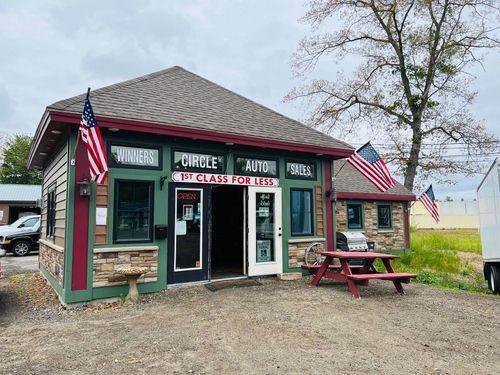 front-building-472 West Main Street, Tilton, NH, 03276 | Card Image