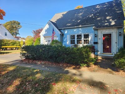 41 Dudley Avenue, House other with 3 bedrooms, 1 bathrooms and 2 parking in Old Saybrook CT | Image 1