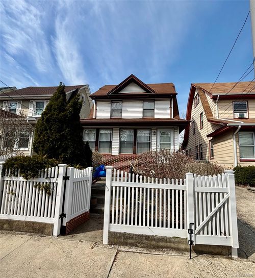 194-19 115th Ave, Saint Albans, NY, 11412-2728 | Card Image