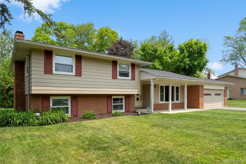 3104 Francesca Dr, Waterford Twp, MI, 48329-4309 | Card Image
