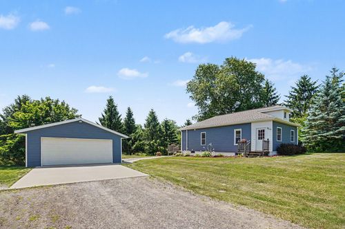 2432 111th Ave, Allegan, MI, 49010-9091 | Card Image