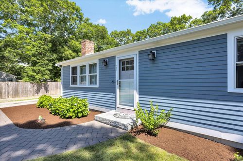 25 Nancy Ln, Hyannis, MA, 02601-2146 | Card Image