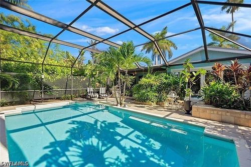 792 108th Ave N, NAPLES, FL, 34108-1872 | Card Image