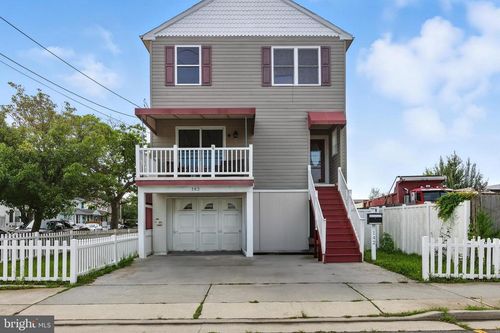 142 W Montgomery Ave, Wildwood, NJ, 08260-1715 | Card Image