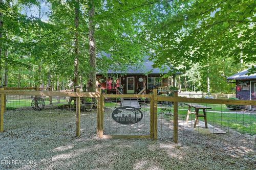 737 Edd Linder Rd, Jamestown, TN, 38556-6495 | Card Image
