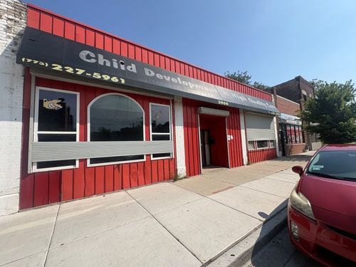3904 W Chicago Ave, Chicago, IL, 60651-3718 | Card Image