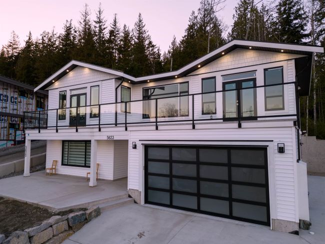 5623 Dungeness Place, House other with 4 bedrooms, 4 bathrooms and 4 parking in Sechelt BC | Image 1