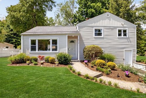 2435 Susan Ct, Yorktown Heights, NY, 10598-3517 | Card Image