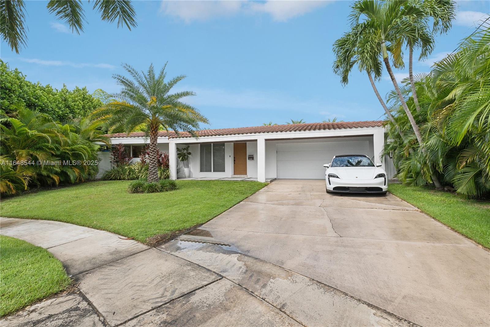Auralia Rd, North Miami, FL 33181