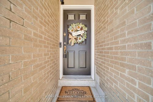 62 Cumberland Lane, Ajax, ON, L1S7K4 | Card Image