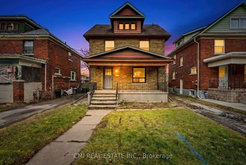 4824 4th Ave, Niagara Falls, ON, L2E4P1 | Card Image