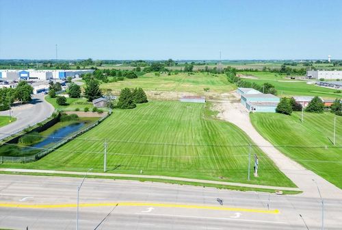 2220 4th St Sw, Waverly, IA, 50677-4341 | Card Image
