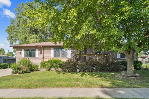 2004 12th St, Eldora, IA, 50627-2045 | Card Image