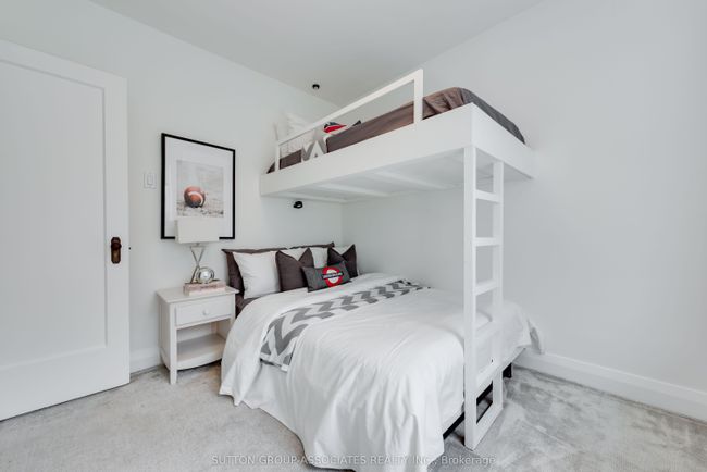 542 Atlas Ave, House other with 3 bedrooms, 2 bathrooms and 2 parking in York ON | Image 21