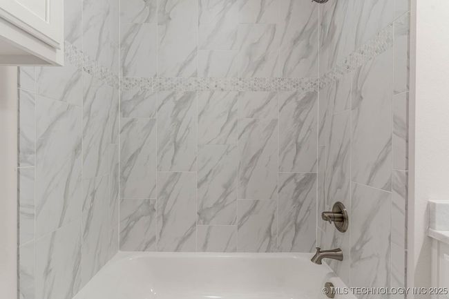 12662 S Irvington Ave, House other with 3 bedrooms, 3 bathrooms and null parking in Bixby OK | Image 7