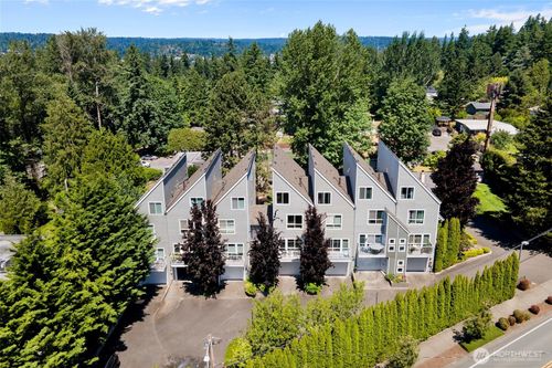apt-d-6816 Ne 153rd Pl, Kenmore, WA, 98028-4927 | Card Image