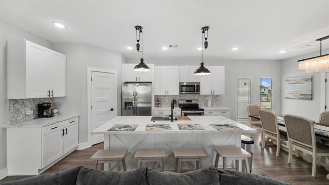 991 Seadrift Dr, House other with 4 bedrooms, 3 bathrooms and 4 parking in Port Bolivar TX | Image 8