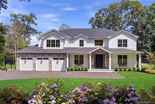 32 Pine Rd, Syosset, NY, 11791-4216 | Card Image