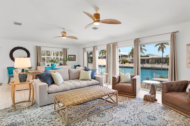 Living Space on the Water | Image 8