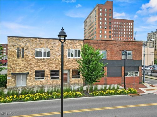 200 W Front Street, Youngstown, OH, 44503 | Card Image