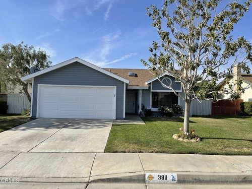 3811 Triton Dr, Palmdale, CA, 93550 | Card Image