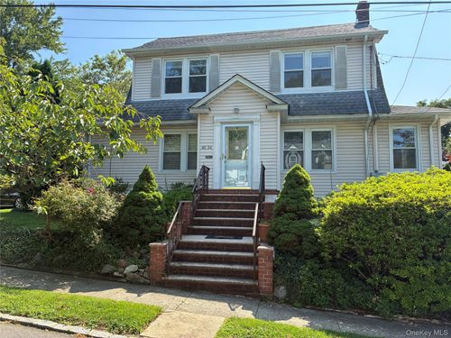 4634 Iris Ln, Great Neck, NY, 11020-1267 | Card Image