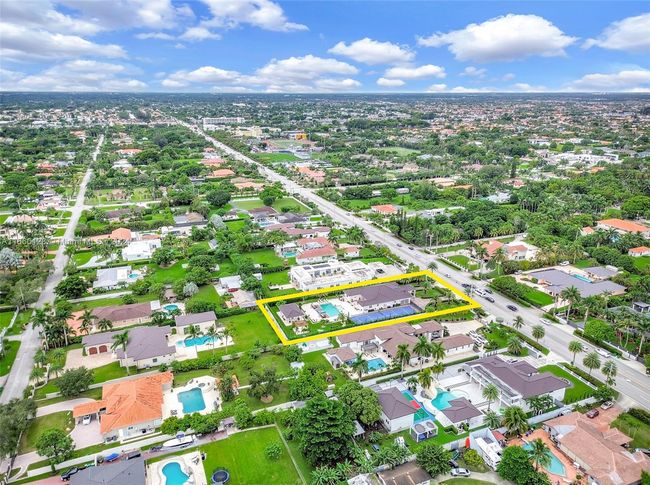 433 Nw 127 Th Ave, House other with 5 bedrooms, 4 bathrooms and null parking in Miami FL | Image 4
