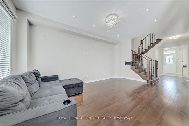 102 Garrardview St, House other with 4 bedrooms, 4 bathrooms and 2 parking in Ajax ON | Image 7